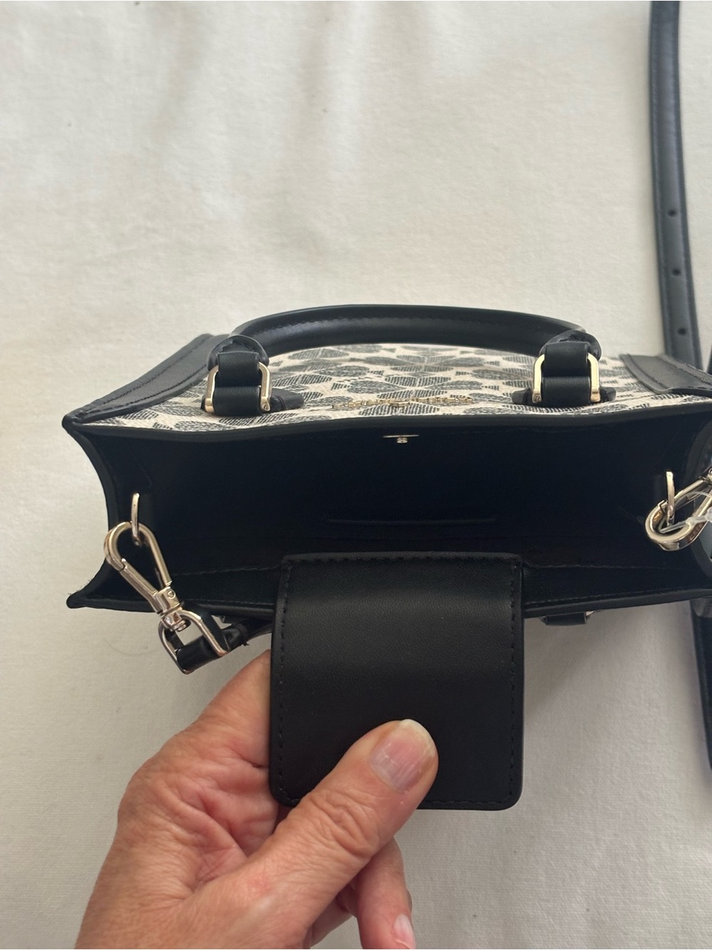 Kate Spade - Picture 10 of 10